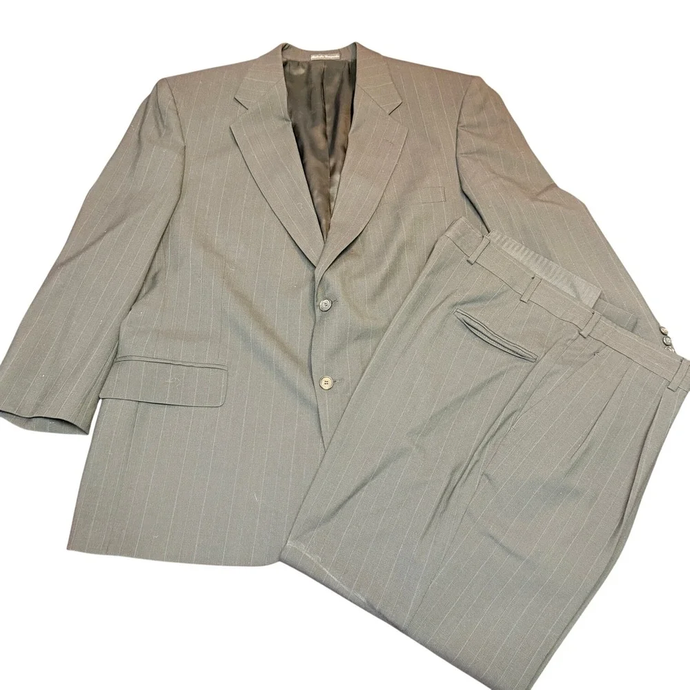 Men's Pinstripe Wool Suit Allyn Saint George Classic‎ 2 Piece 44R 39W